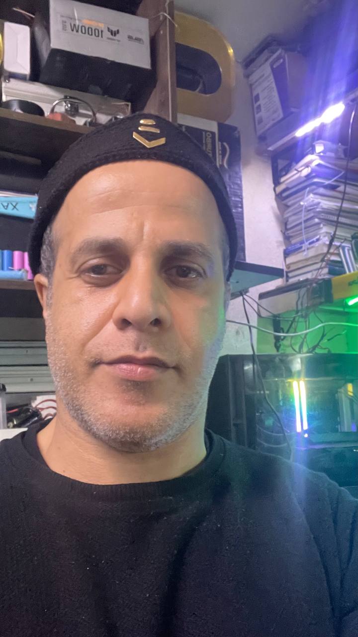 آقای علیرضا عزیزی Alireza Azizi : CEO Demokala Group
